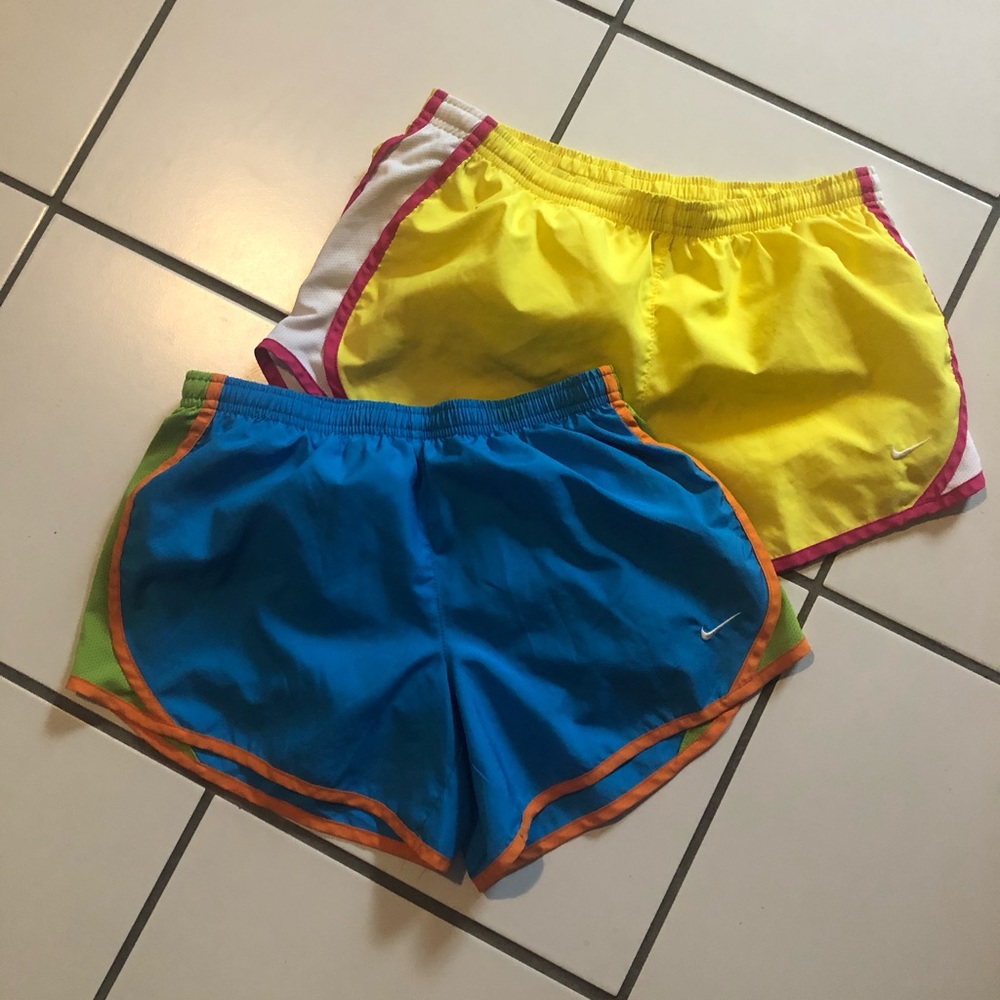 Nike shorts girls large